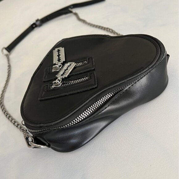 Black Gothic Heart Shaped Blade Zipper Chain Shoulder Bag Purse - Picture 4 of 7